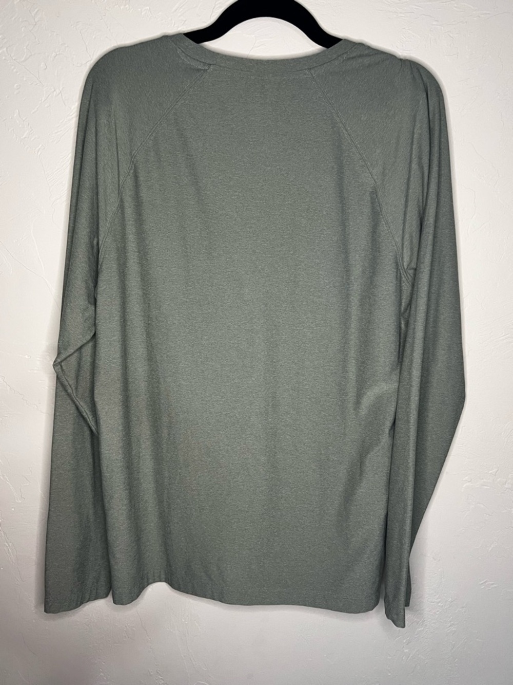 Rhone The Reign Olive Green Performance Long-Sleeve T-Shirt - Picture 9 of 9